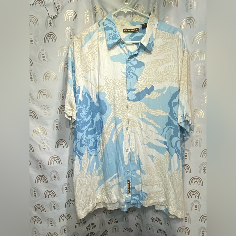Cubavera Men's Blue and Cream Floral Shirt
